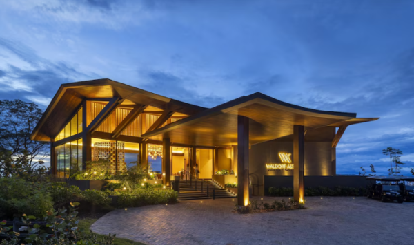Private Transfer: Liberia Airport to Waldorf Astoria